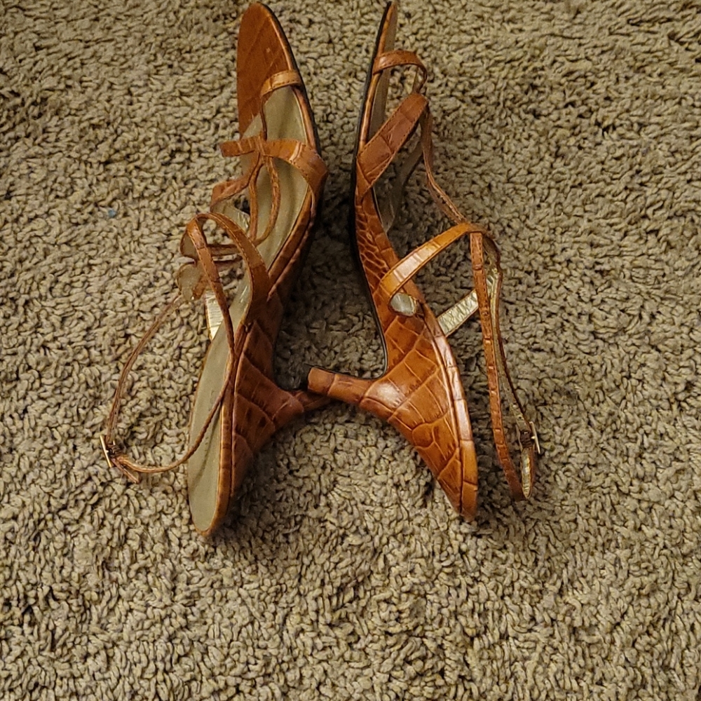 Shoes - Picture 2 of 2